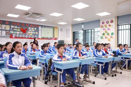共建美好班级，从新起点出发 ——翠北实验小学第2周主题班会