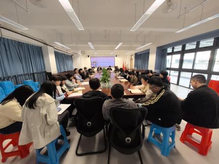 探索智慧教育新路径——深圳市东晓小学召开“AI赋能教学”专题研讨会