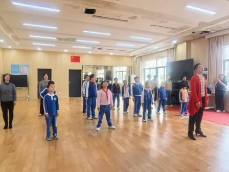 心心向融，幸福成长 ——深圳市向西小学开展融合教育亲子舞蹈活动