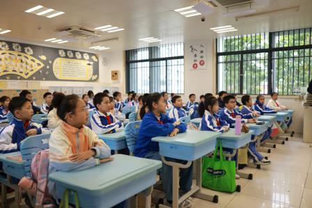 健康守护，共筑防线——翠北实验小学第3周主题班会