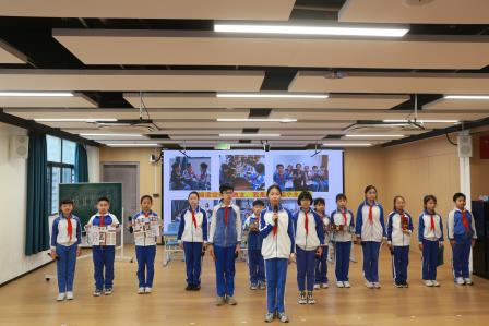 书香满校园，安全伴成长——布心小学升旗仪式暨图书馆变形记与海姆立克急救法课程展示