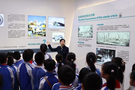 深耕垃圾分类教育，共筑绿色校园梦 ——深圳市泰宁小学开展垃圾分类科普馆参观学习活动