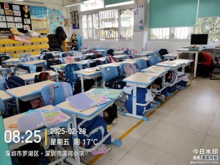 校园安全无小事--深圳市翠竹教育集团滨河小学 开展消防安全应急疏散演练
