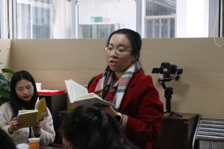 青春，恰逢最美读书时，知识甘露润心田——深圳市新秀小学“育苗工作坊”青年教师阅读分享活动