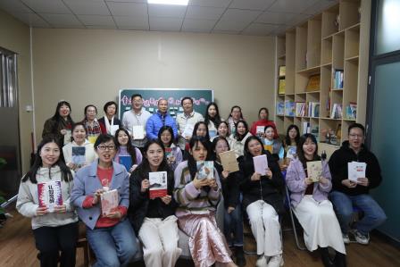 青春，恰逢最美读书时，知识甘露润心田——深圳市新秀小学“育苗工作坊”青年教师阅读分享活动