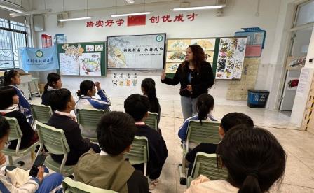 桐趣折扇，乐舞风华——深圳市梧桐小学美术社团绽放罗湖区项目式艺术实践活动