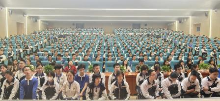 深圳市桂园中学召开初三年级学生大会