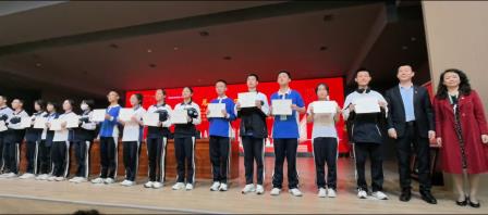 深圳市桂园中学召开初三年级学生大会