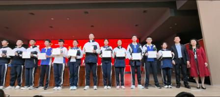 深圳市桂园中学召开初三年级学生大会