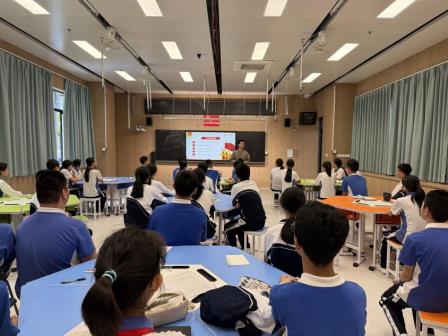 学习雷锋精神 奏响爱心乐章 ——红桂中学开展“学雷锋活动月”系列活动