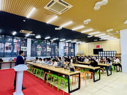 贾建国博士讲授《中小学教师如何开展课题研究》——南科大附属罗湖中学“致远讲堂”第七期
