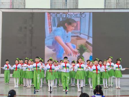 植此青绿，守护山河  ——深圳市螺岭外国语实验学校开展第五周升旗课程展示活动
