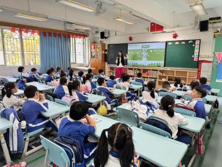 植此青绿，守护山河  ——深圳市螺岭外国语实验学校开展第五周升旗课程展示活动