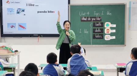 专家指导促成长，教师考核展风采——罗湖区教科院专家团队莅临湖贝小学指导新教师“10项基本功”考核