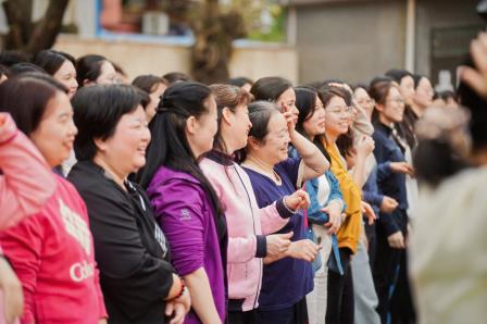 智趣闯关，凝心聚力——深圳市景贝小学举办教职工团建活动