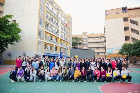 智趣闯关，凝心聚力——深圳市景贝小学举办教职工团建活动