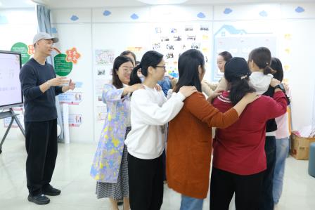 “知子花开”育良师，家校携手共成长——深圳市洪湖小学家庭教育护苗种子讲师高阶班火热开班！