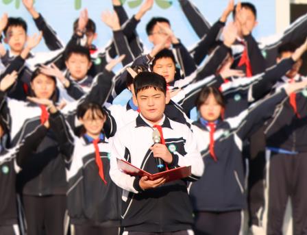 让温暖的问候成为生活的习惯 ——翠园文锦中学举行文明礼仪主题活动暨养成教育
