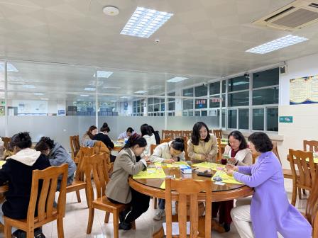 螺钿绘春，师梦斑斓——北斗小学举行螺钿胸针DIY活动庆祝三八妇女节