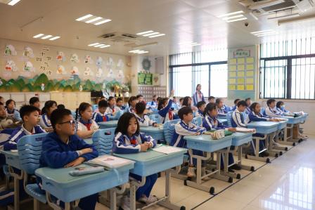 与美相伴·向美而行 ——翠北实验小学第5周植树节主题班会