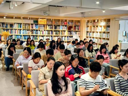 聚焦AI赋能教育创新 开启高质量发展新篇章 ——深圳市翠北实验小学班主任培训会议  