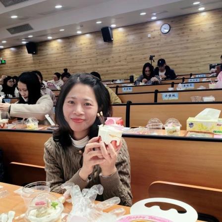 深圳市怡景小学举行庆祝三八妇女节活动
