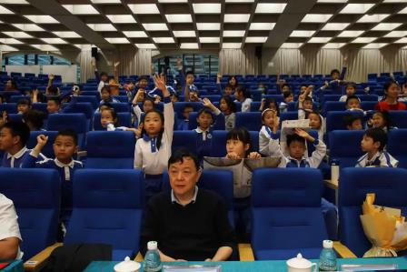 著名俄罗斯作家撒沙拉开罗湖外语小学伴山书院·市少年儿童图书馆自然主题馆2025年自然主题系列阅读活动帷幕