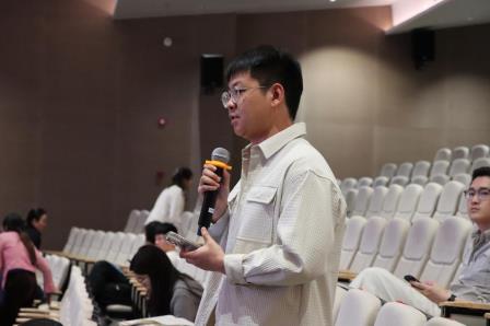 数智赋能教育 云端点亮未来 ——红桂中学举办罗湖教育云AI应用培训专题讲座