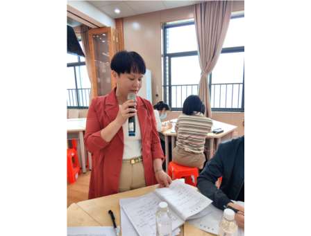 抬眸四顾乾坤阔，日月星辰任我攀
