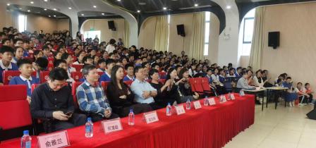 巅峰对决！南科大附属罗湖中学初一“词王争霸赛”燃爆全场
