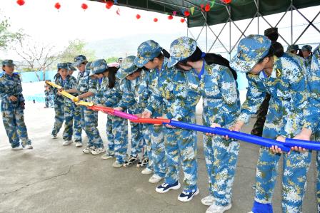 同心同行伴成长，有规有矩好习惯 ——深圳市泰宁小学4-6年级开展行为规范教育实践活动