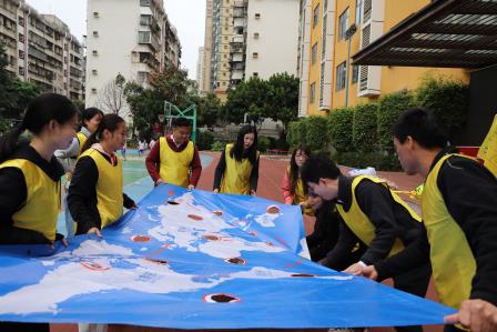 在欢笑中凝聚，于协作中共进 ——深圳市向西小学开展教职工趣味团建活动