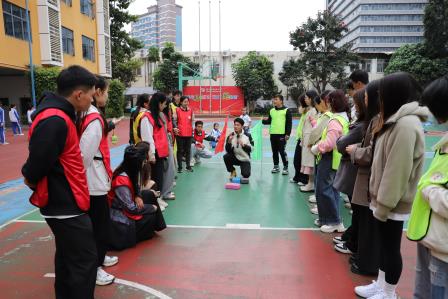 在欢笑中凝聚，于协作中共进 ——深圳市向西小学开展教职工趣味团建活动