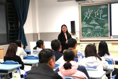 家校共育促成长，二十公里远足启新程 ——深圳市布心小学召开六年级家长会
