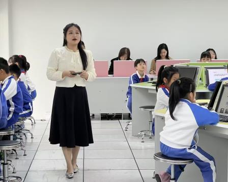 教研赋能成长，匠心铸就课堂