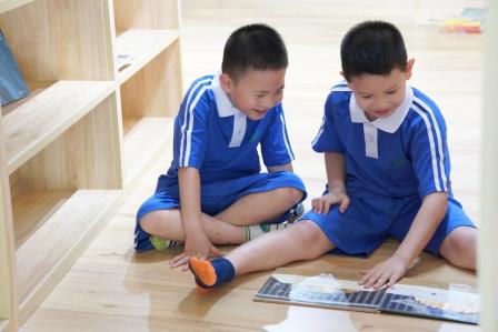 每日一微笑——深圳市怡景小学启动“美育一件事”班班行动