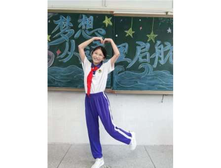 每日一微笑——深圳市怡景小学启动“美育一件事”班班行动