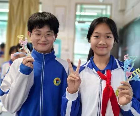 每日一微笑——深圳市怡景小学启动“美育一件事”班班行动