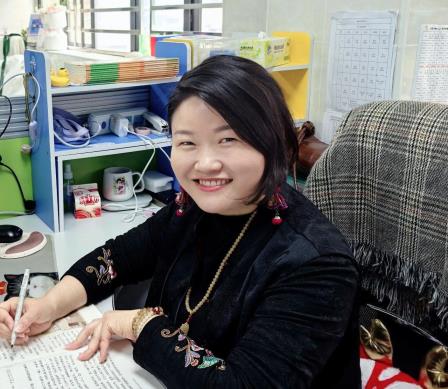 每日一微笑——深圳市怡景小学启动“美育一件事”班班行动
