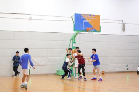 青春灌篮，篮火飞扬——翠园东晓创新学校第三届“创星杯”篮球赛圆满收官  