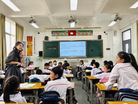 携手共育绽芳华，智慧课堂启新章 ——深圳市东晓小学赴潮州市潮安区松昌实验学校开展交流活动