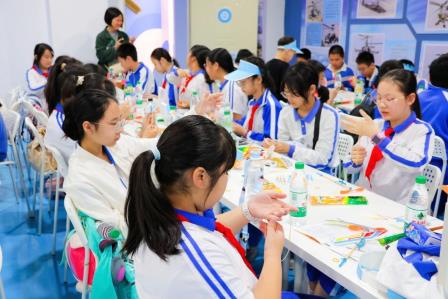 非遗邂逅科技，碧波小学研学之旅点亮智慧火花
