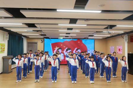 文明礼仪 点亮校园——布心小学开展七色花之“紫色花”文明礼仪主题活动