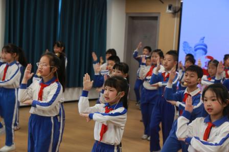 文明礼仪 点亮校园——布心小学开展七色花之“紫色花”文明礼仪主题活动