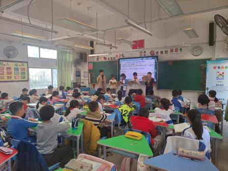学习方式变革之碧波探索 ——记碧波小学“5.20”小组合作就教学改革主题家长开放日