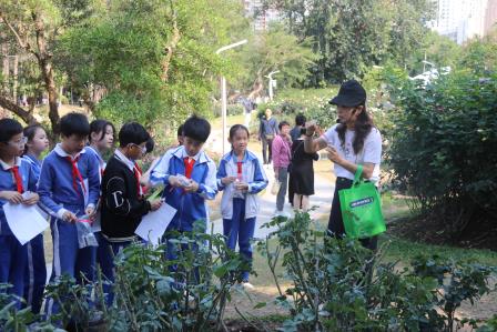 人民公园月季香，“活力少年” 探自然 —— 人民小学开展 “每周半天” 校外研学实践计划