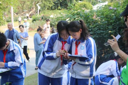 人民公园月季香，“活力少年” 探自然 —— 人民小学开展 “每周半天” 校外研学实践计划