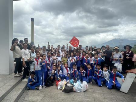 春“锋”暖人心，劳动践初心—— 深圳市翠竹外国语实验学校迟彦名班主任工作室成员班级雷锋月主题活动