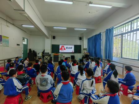 春“锋”暖人心，劳动践初心—— 深圳市翠竹外国语实验学校迟彦名班主任工作室成员班级雷锋月主题活动