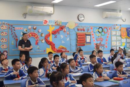 协同凝共识，交流启新思 ——山东省中小学校长教育考察团莅临我校开展访问交流活动